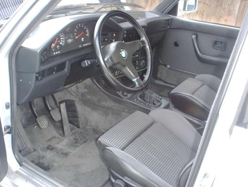 M5 E28